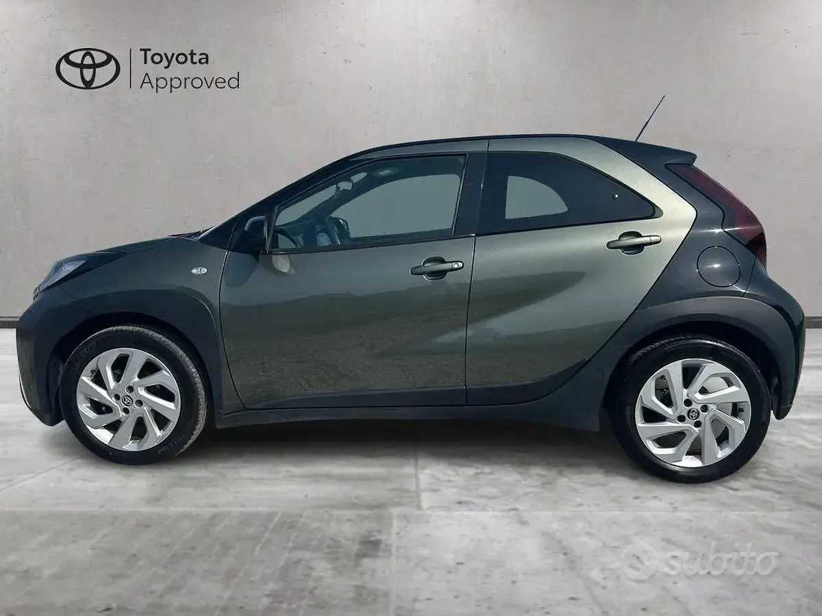 Usata Toyota Aygo X Trend 72 CV (52 kW) 2022 Verde SUV