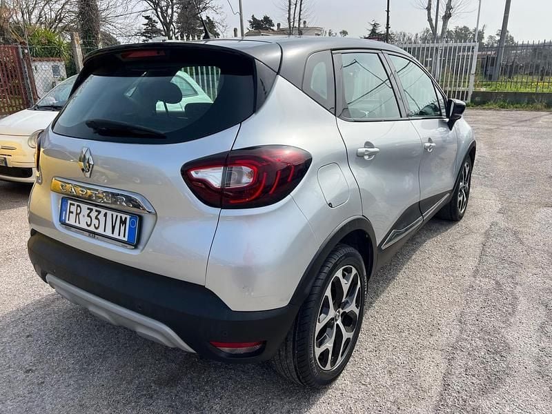 Usata Renault Captur 90 CV (66 kW) 2018 Argento SUV