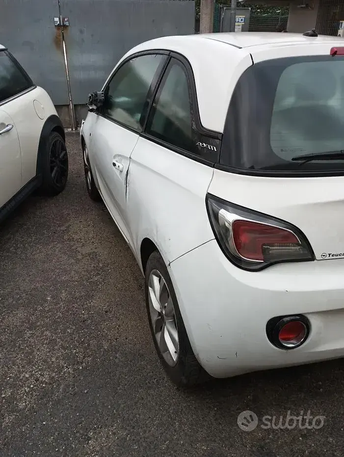 Usata Opel Adam 69 CV (50 kW) 2013 Bianco Utilitaria