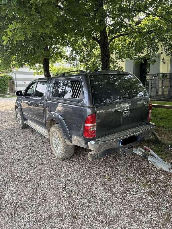 Usata Toyota HiLux 171 CV (125 kW) 2016 Pick-up