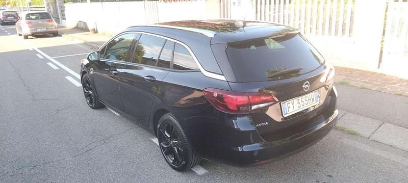 Usata Opel Astra Innovation 110 CV (80 kW) 2019 Nero Station wagon