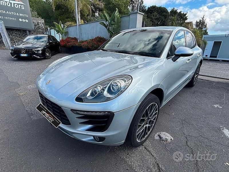 Grigio Usata 2015 Porsche Macan SUV | 29.000 € (Ottimo prezzo) - Immagine 1/4