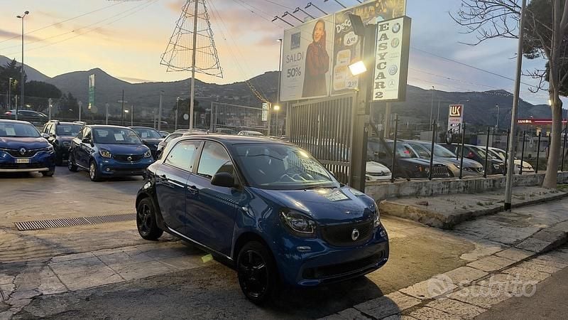 Blu Usata 2016 Smart ForFour Passion Due volumi | 11.990 € (Cara) - Immagine 1/4