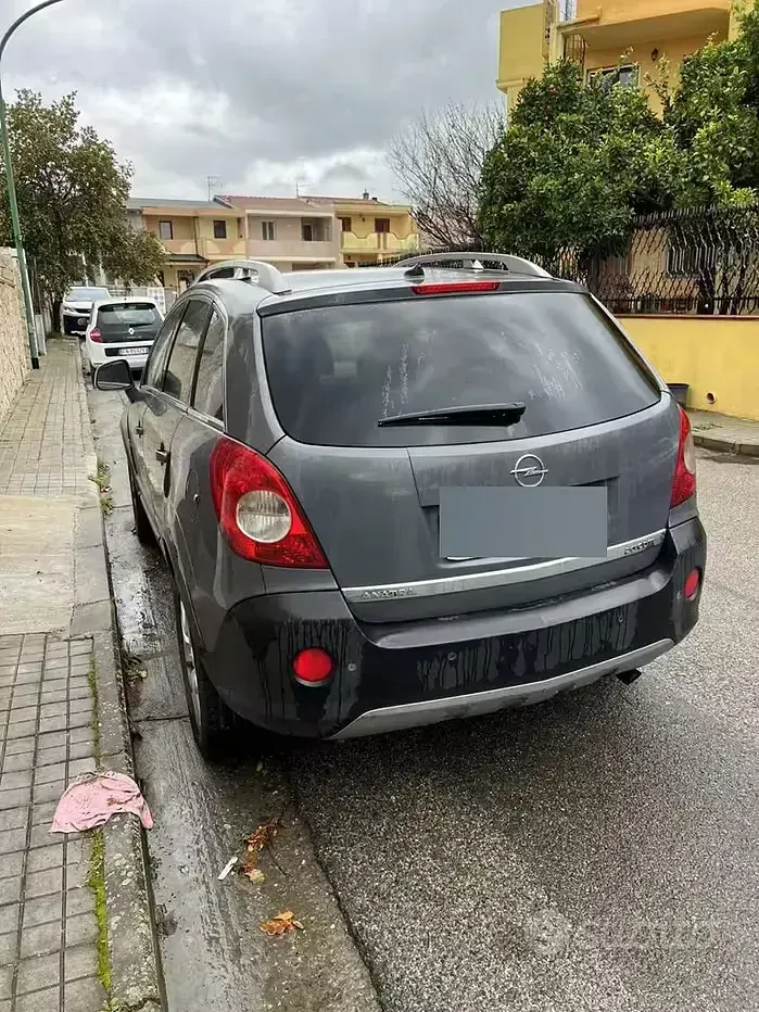 Usata Opel Antara 127 CV (93 kW) 2010 Grigio SUV