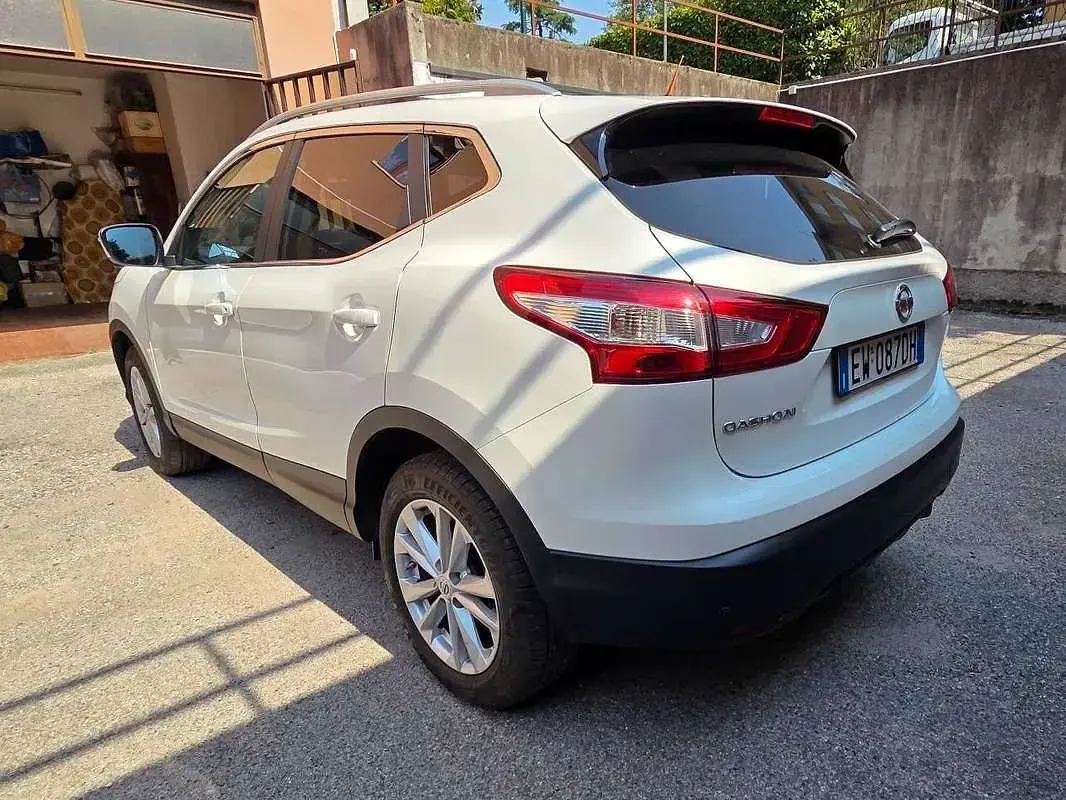 Usata Nissan Qashqai Acenta Premium 116 CV (85 kW) 2014 Bianco SUV
