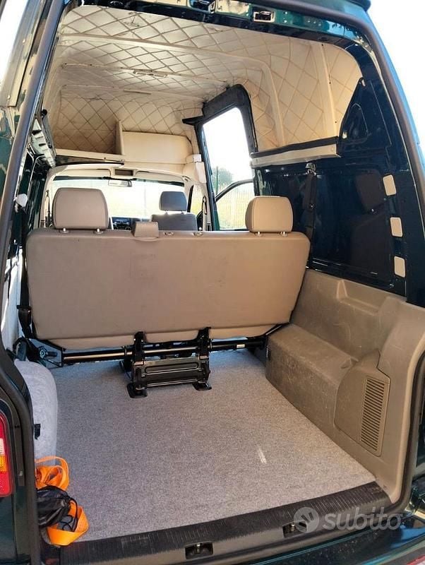 Usata VW Caravelle 130 CV (95 kW) 2006 Monovolume