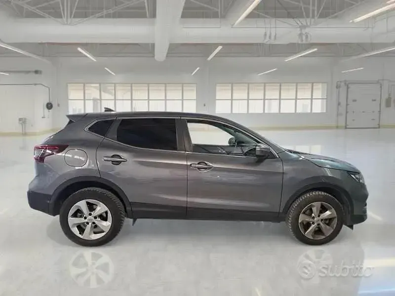 Usata Nissan Qashqai 116 CV (85 kW) 2020 Grigio SUV