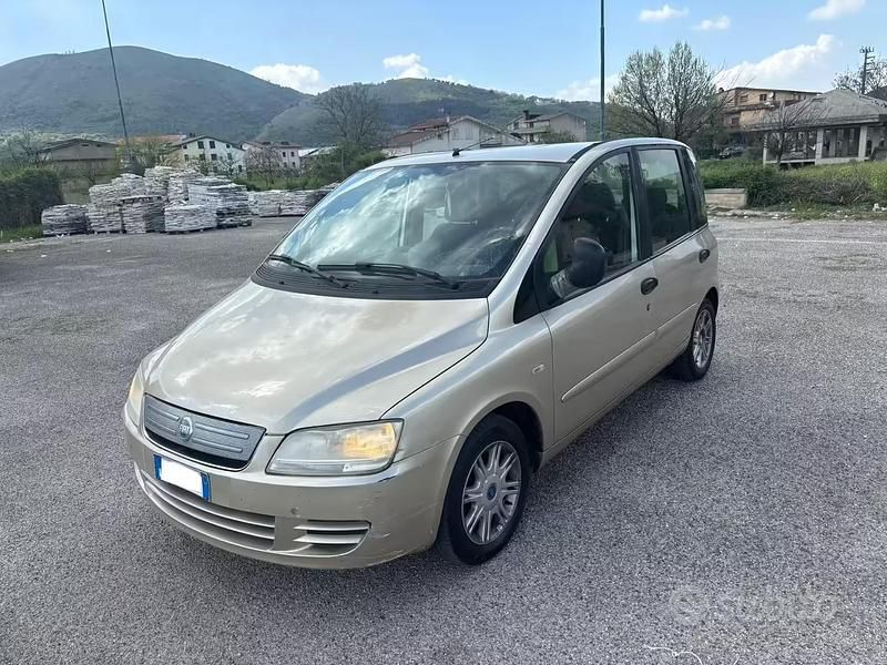 Usata Fiat Multipla Emotion 120 CV (88 kW) 2007 Grigio Monovolume