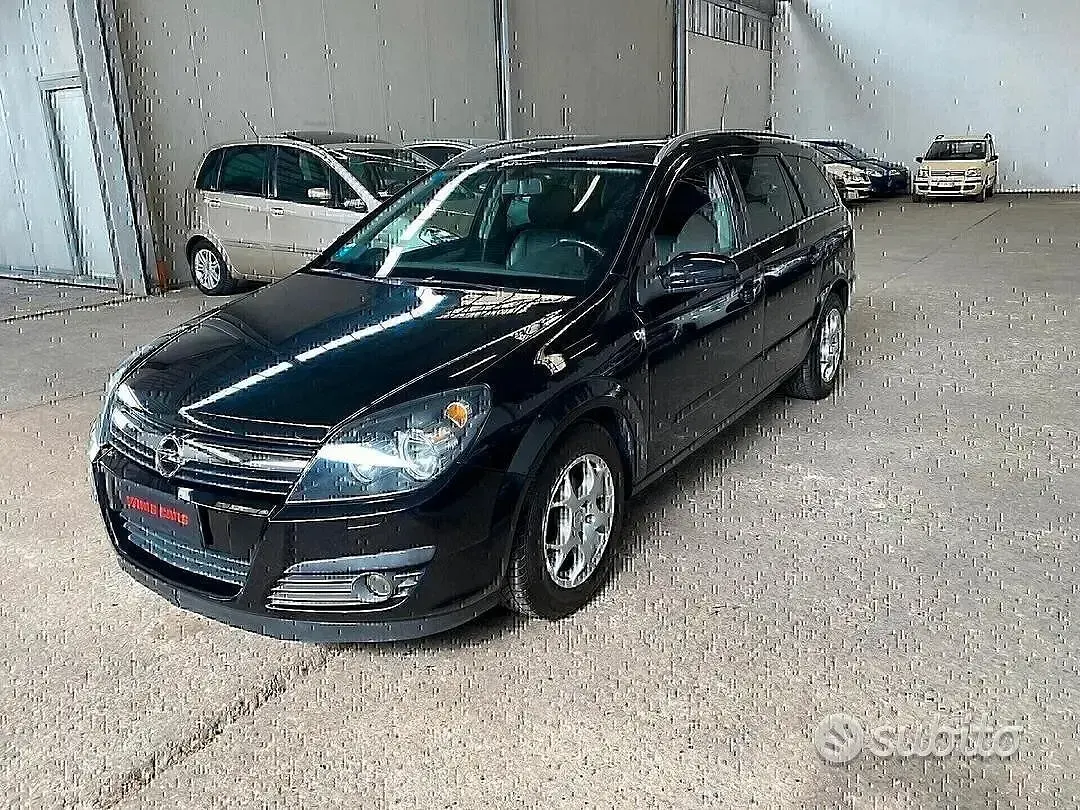 Usata Opel Astra Club 101 CV (74 kW) 2007 Nero Berlina