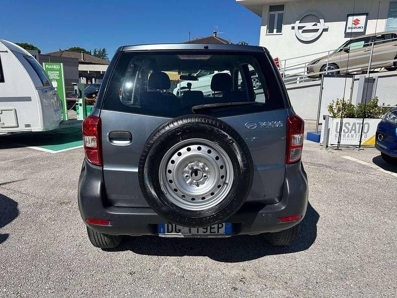 Usata Daihatsu Terios 105 CV (77 kW) 2007 Grigio SUV
