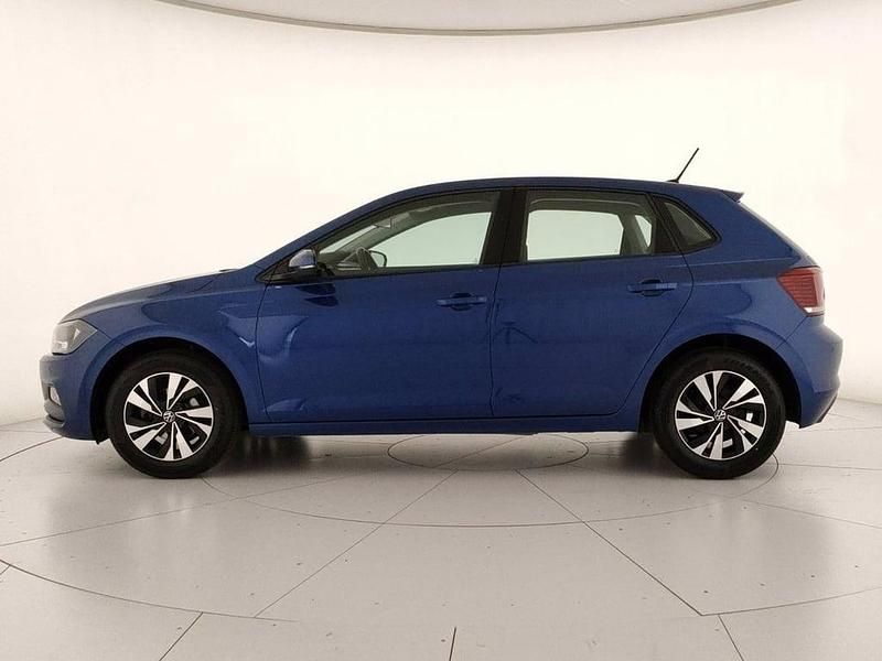 Usata VW Polo Comfortline 95 CV (69 kW) 2021 Bleu Utilitaria