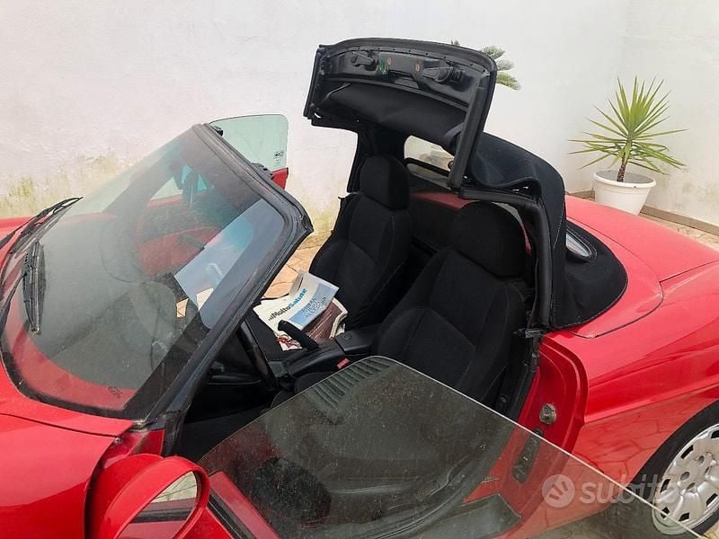 Usata Fiat Barchetta 131 CV (96 kW) 1995 Rosso Cabrio