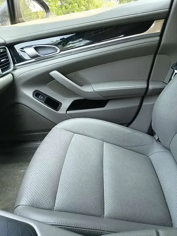Usata Porsche Panamera 250 CV (183 kW) 2012 Utilitaria