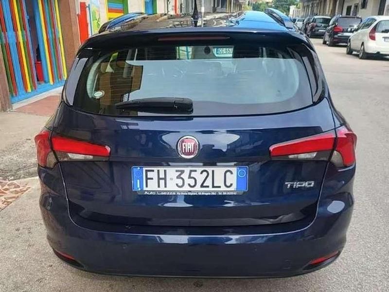Usata Fiat Tipo Lounge 120 CV (88 kW) 2017 Blu/azzurro Berlina