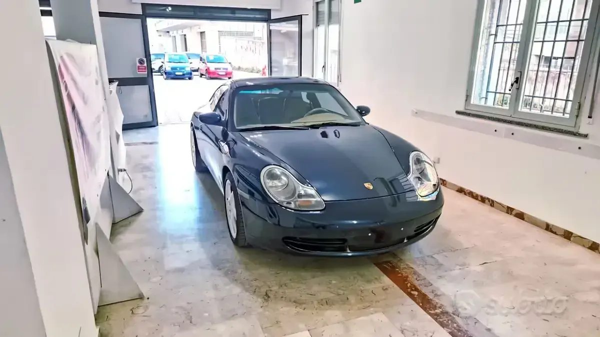 Usata Porsche 911 Carrera 4 300 CV (220 kW) 2000 Blu Coupé