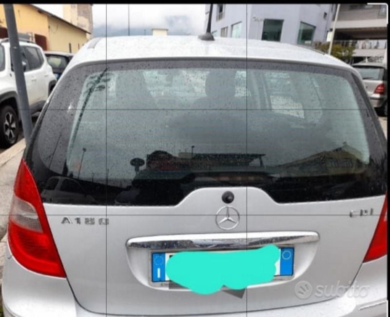 Usata Mercedes A180 109 CV (80 kW) 2012 Grigio Berlina