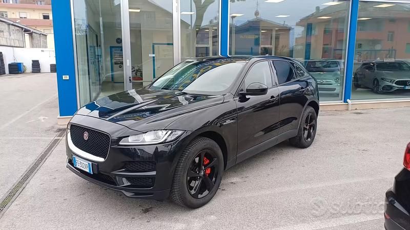 Usata Jaguar F-Pace Portfolio 180 CV (132 kW) 2016 Nero SUV