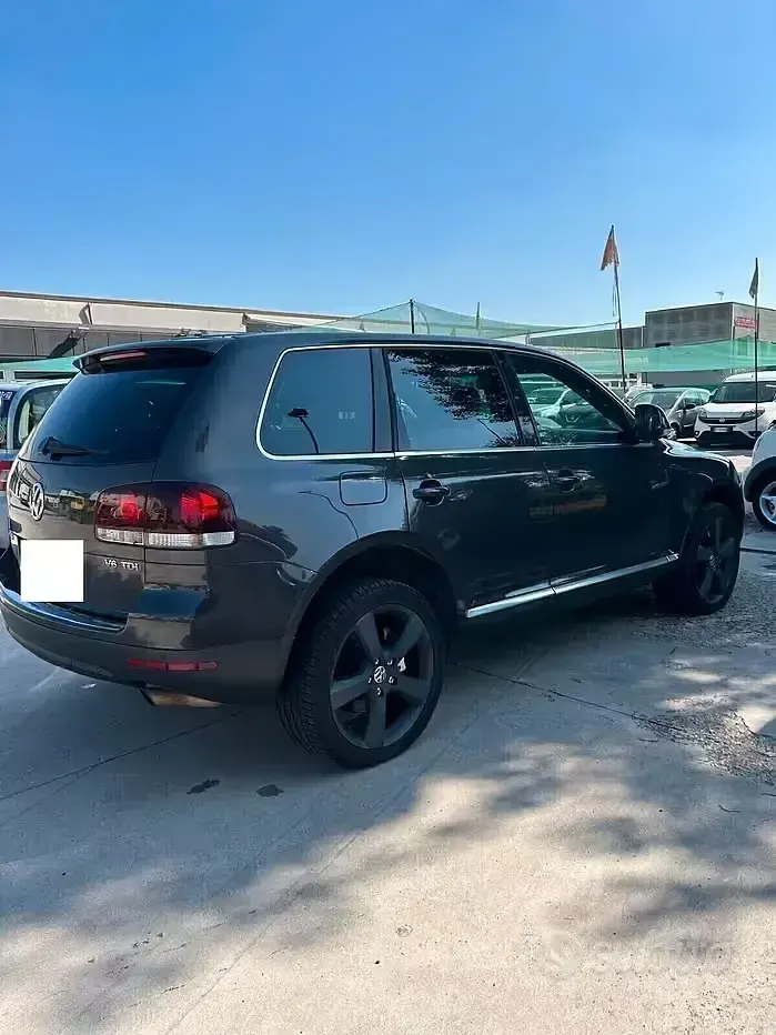 Usata VW Touareg 240 CV (176 kW) 2007 Nero SUV