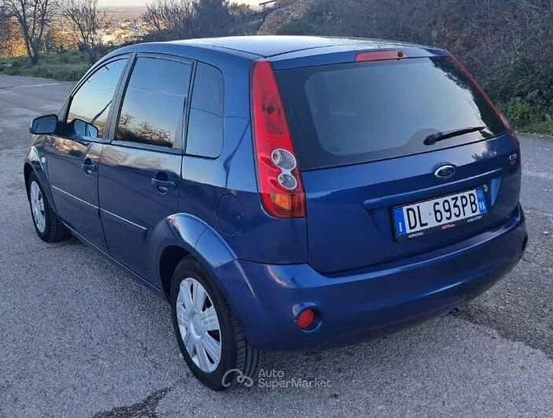 Usata Ford Fiesta 68 CV (50 kW) 2008 Blu Berlina
