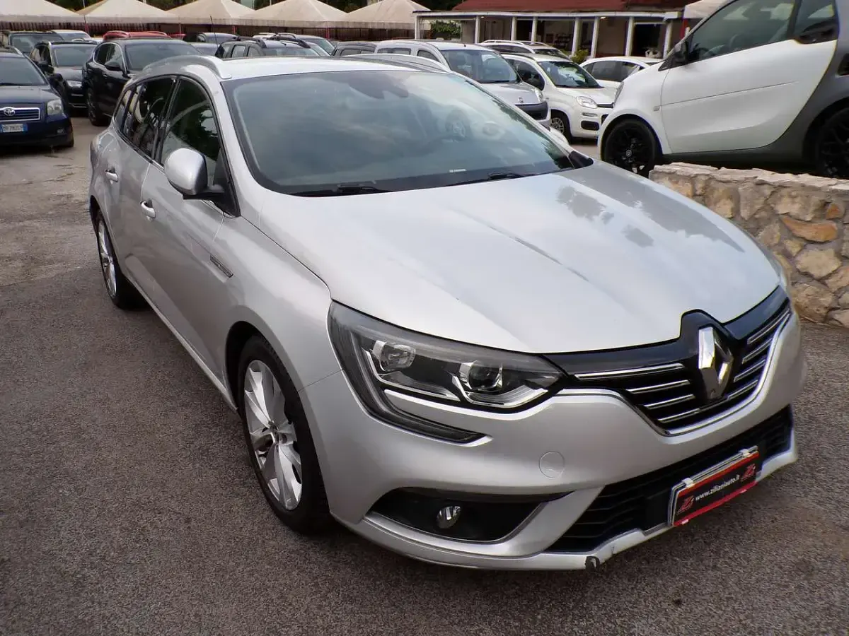 Usata Renault Mégane GrandTour 110 CV (80 kW) 2017 Argento Station wagon