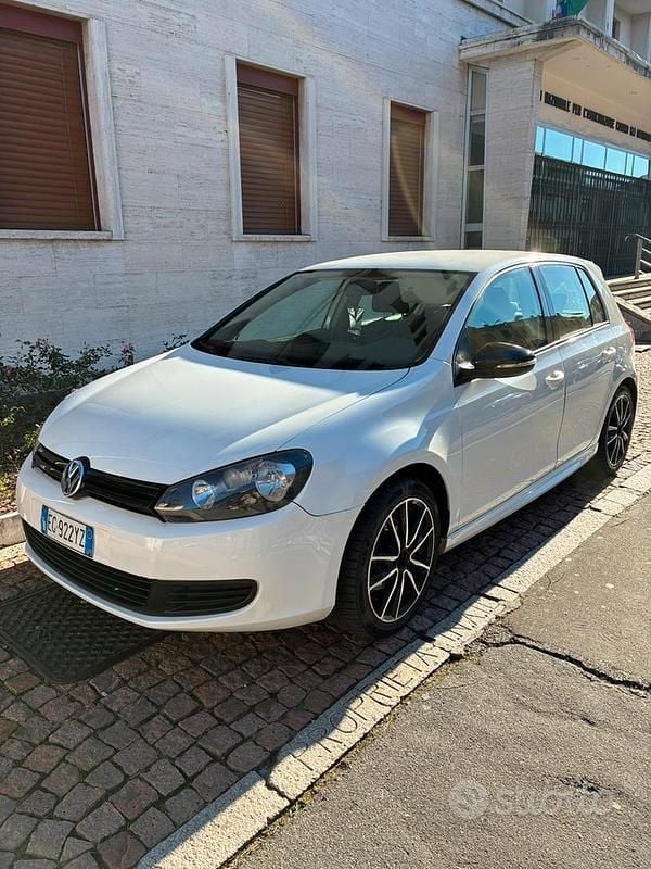 Usata VW Golf VI Edition 105 CV (77 kW) 2010 Bianco Utilitaria