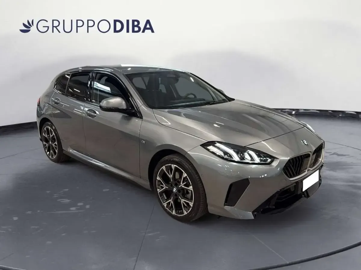 Usata BMW 120 M Sport 163 CV (119 kW) 2025 Grigio Utilitaria
