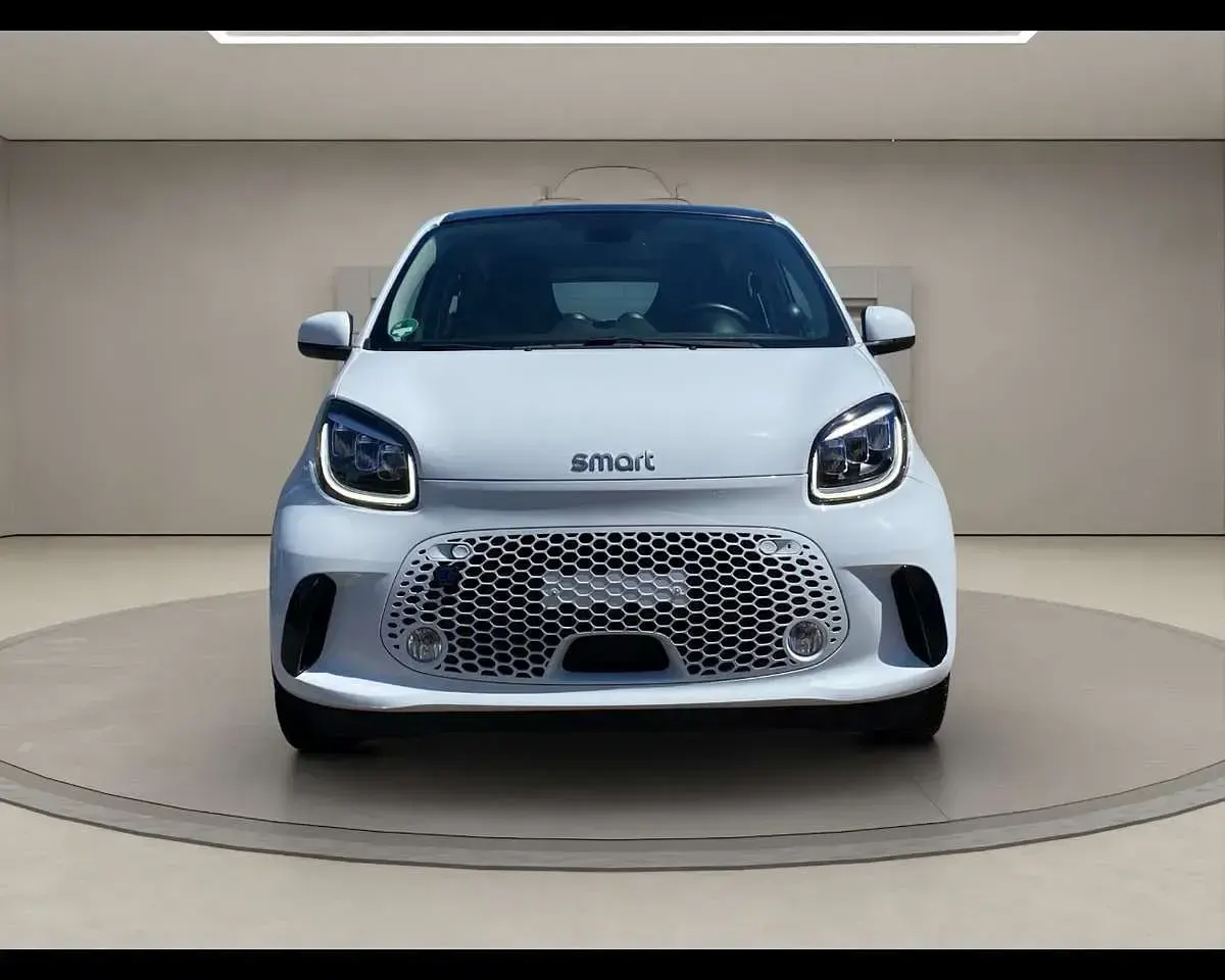 Usata Smart ForFour Electric Drive Passion 41 kW (56 CV) 2021 Bianco Utilitaria