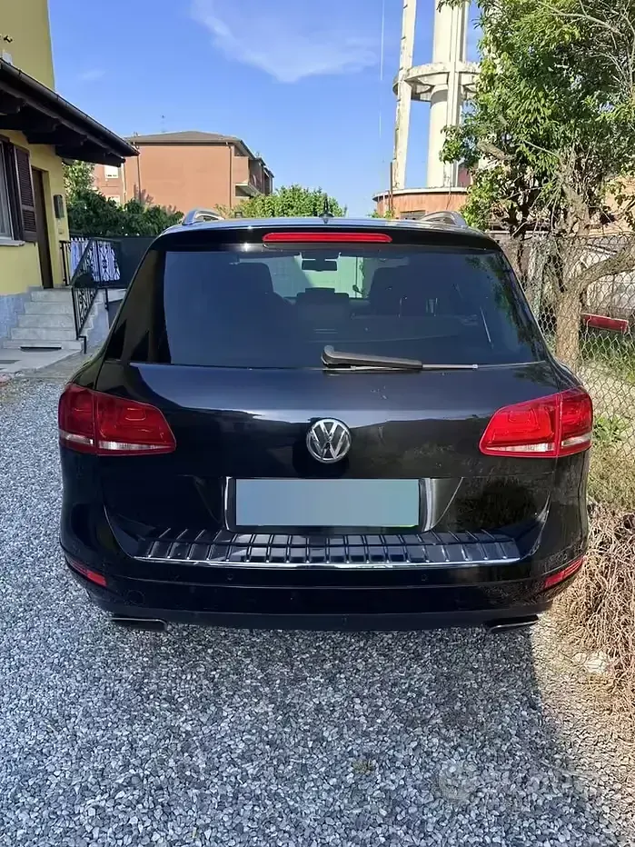 Usata VW Touareg 240 CV (176 kW) 2011 Nero SUV