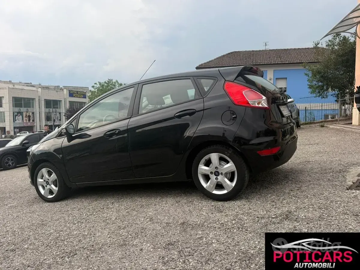 Usata Ford Fiesta Business Edition 75 CV (55 kW) 2017 Nero Utilitaria
