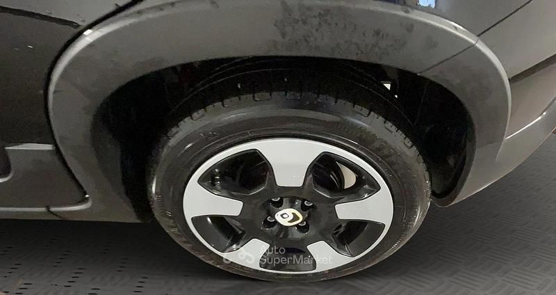 Usata Fiat Panda Cross 65 CV (47 kW) 2025 Nero Utilitaria