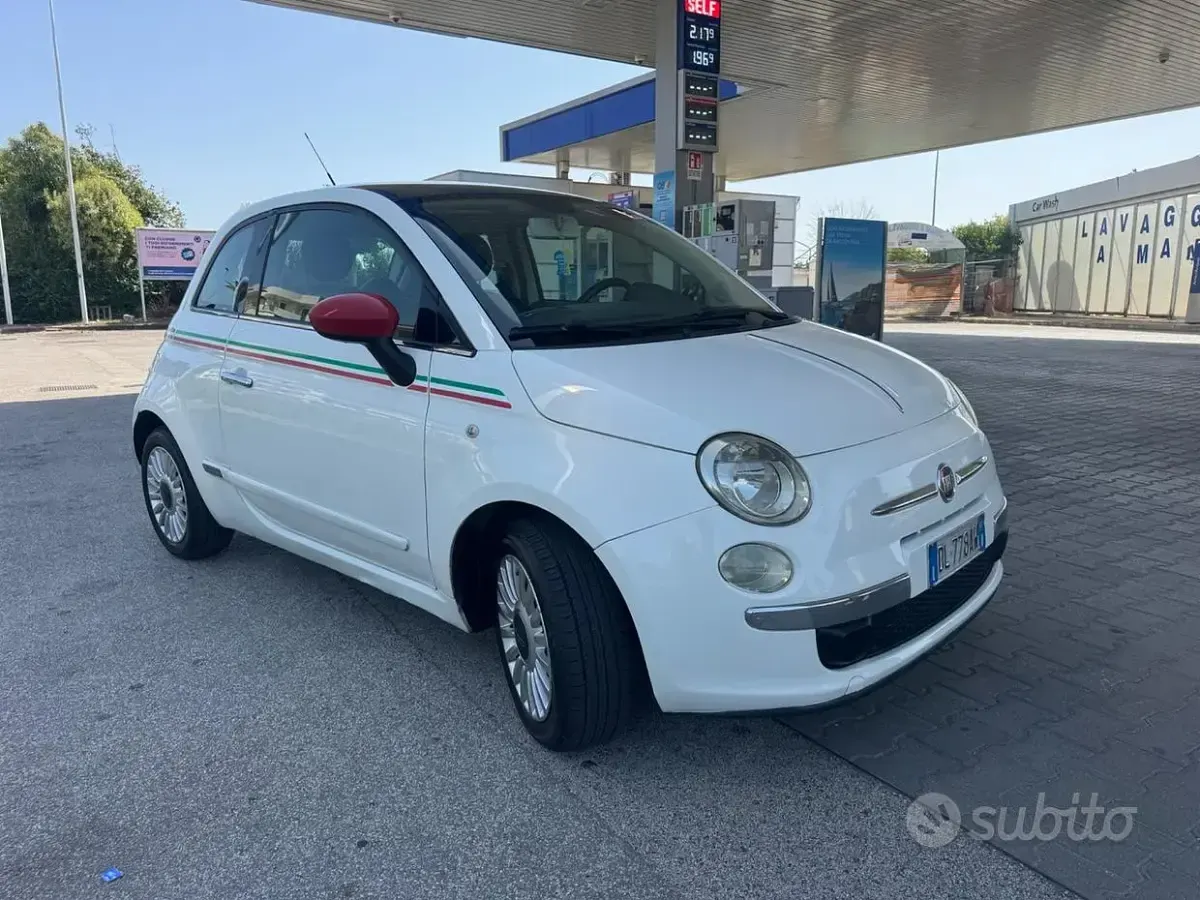Usata Fiat 500 Lounge 75 CV (55 kW) 2007 Bianco Utilitaria