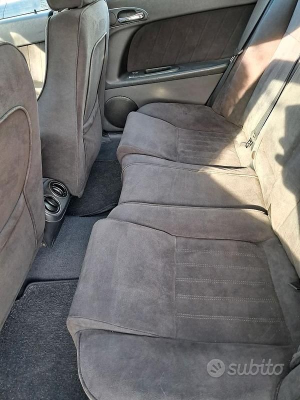 Usata Alfa Romeo 156 140 CV (102 kW) 2005 Grigio Berlina