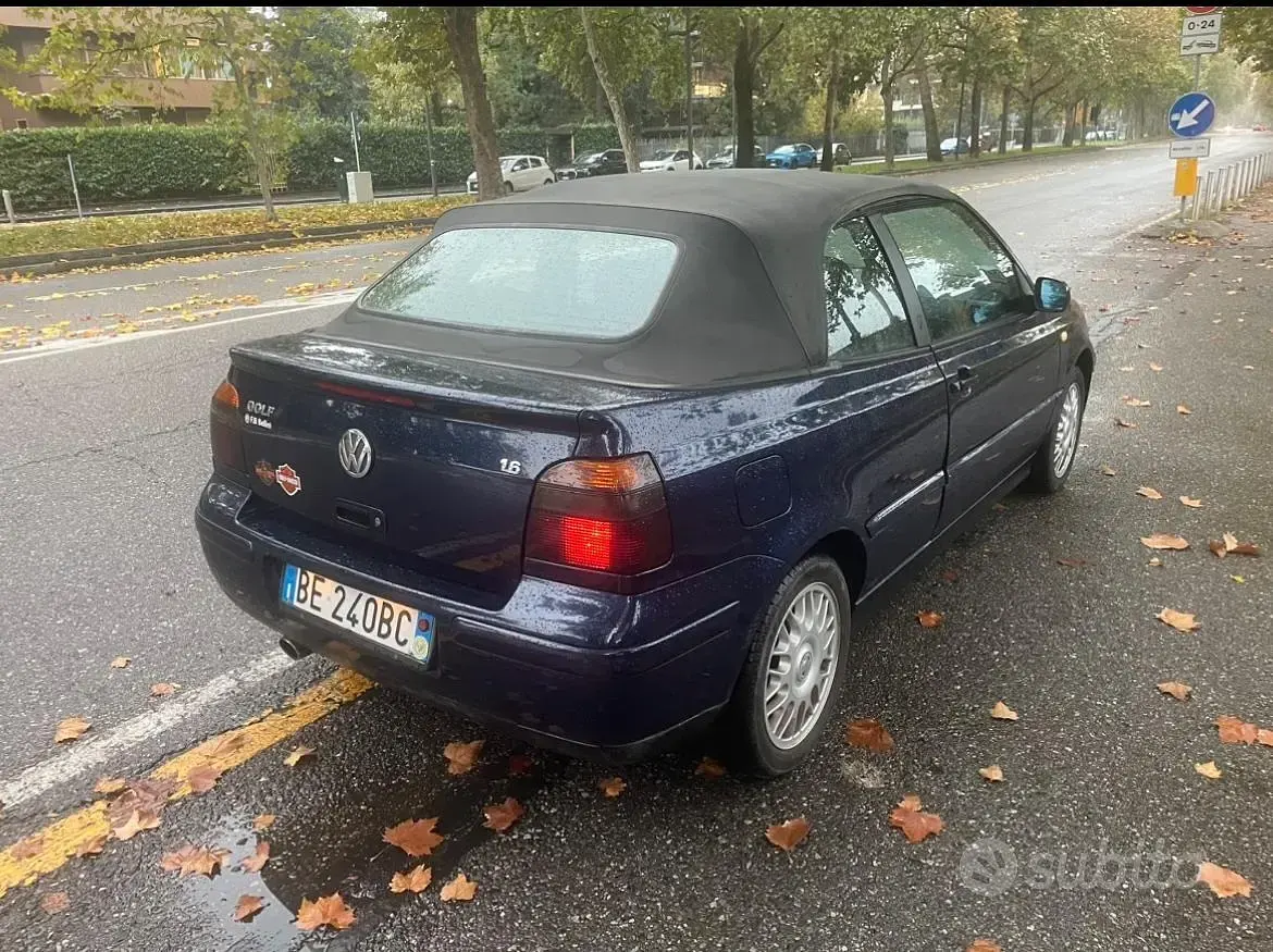 Usata VW Golf 101 CV (74 kW) 1999 Bluazzurro Cabrio