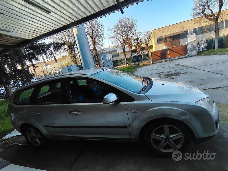 Usata Ford Focus 2007 Grigio Station wagon