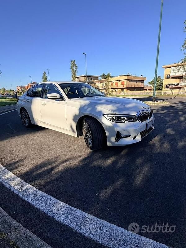 Usata BMW 320 Luxury Line 190 CV (139 kW) 2019 Bianco Berlina