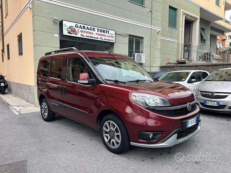 Usata Fiat Doblò Trekking 120 CV (88 kW) 2016 Rosso Monovolume