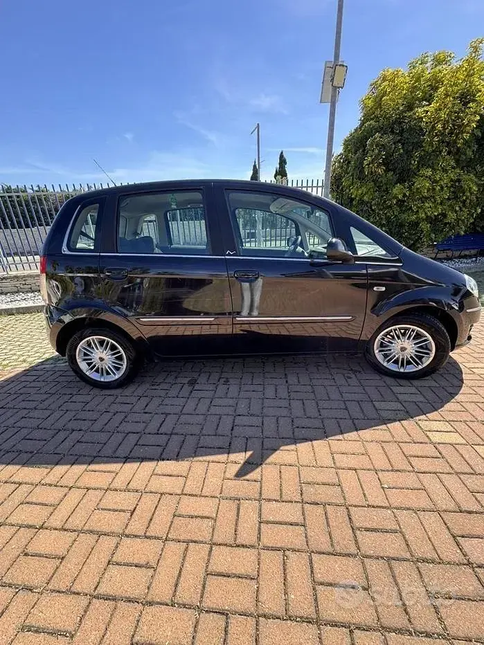 Usata Lancia Musa 95 CV (69 kW) 2012 Nero Monovolume