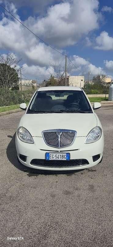 Usata Lancia Ypsilon 69 CV (50 kW) 2010 Bianco Utilitaria