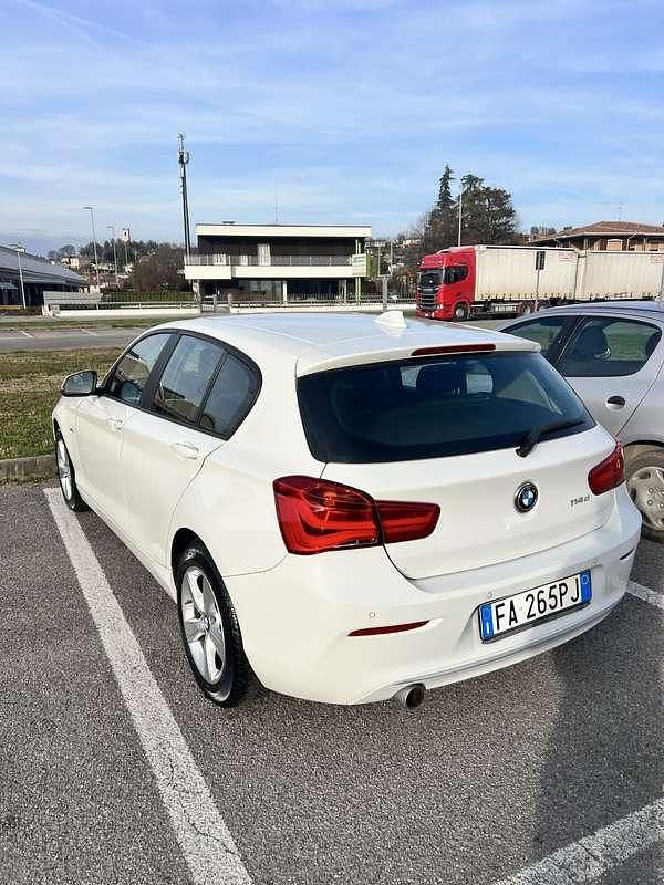 Usata BMW 114 Sport Line 95 CV (69 kW) 2015 Bianco Utilitaria