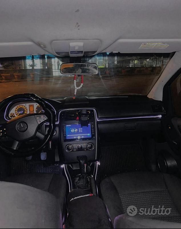 Usata Mercedes B180 109 CV (80 kW) 2008 Nero Monovolume