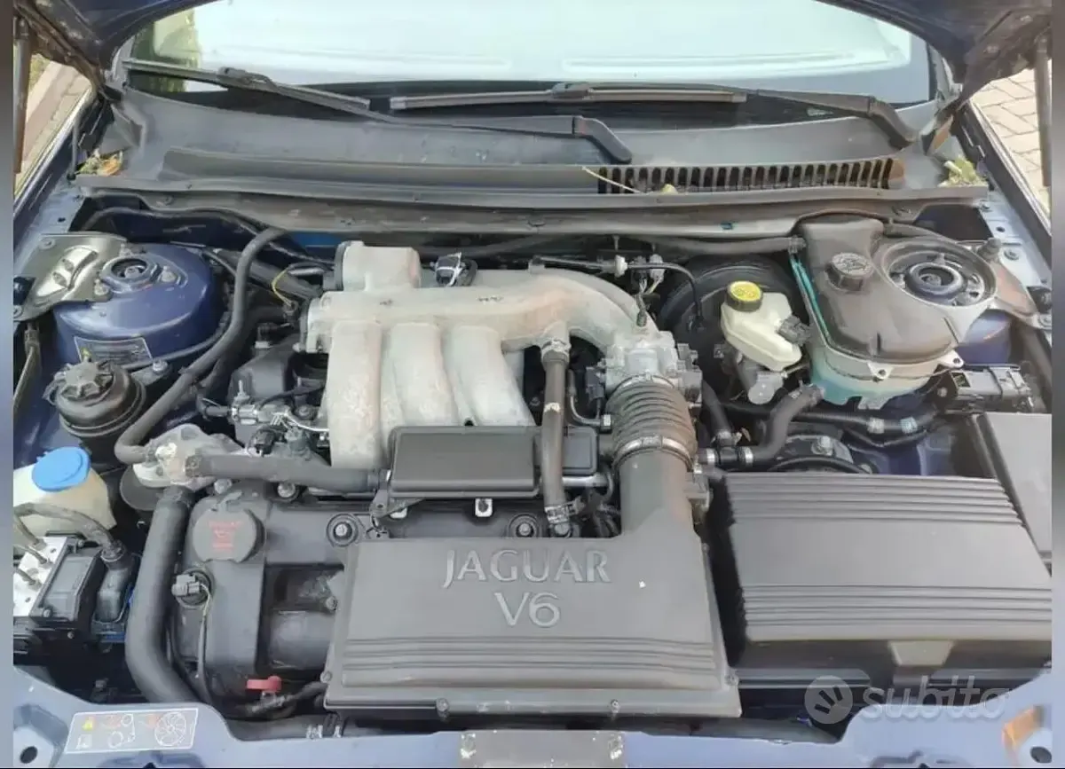 Usata Jaguar X-type 230 CV (169 kW) 2004 Bluazzurro Berlina