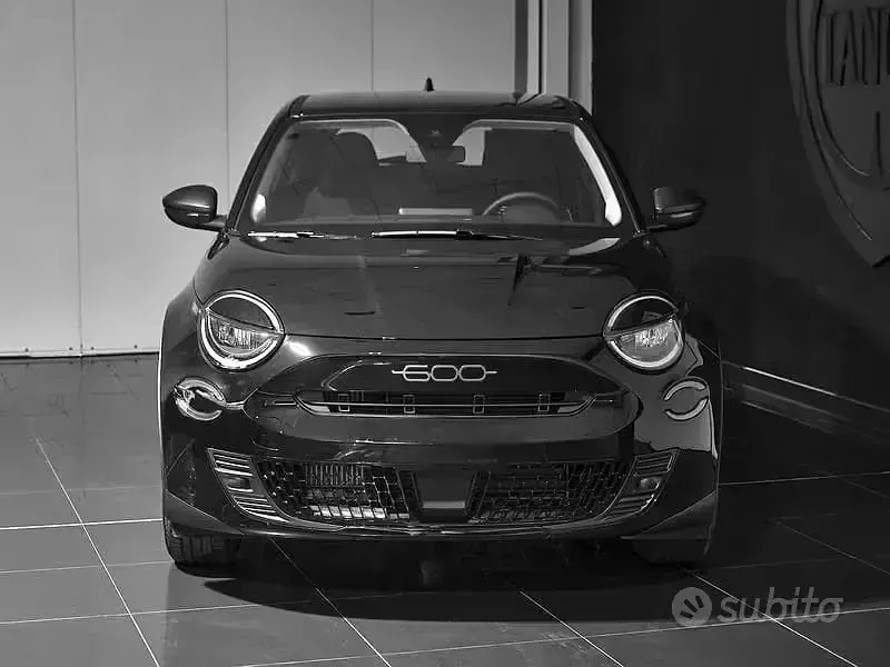 Nuova Fiat 600 Pop 100 CV (73 kW) 2026 SUV