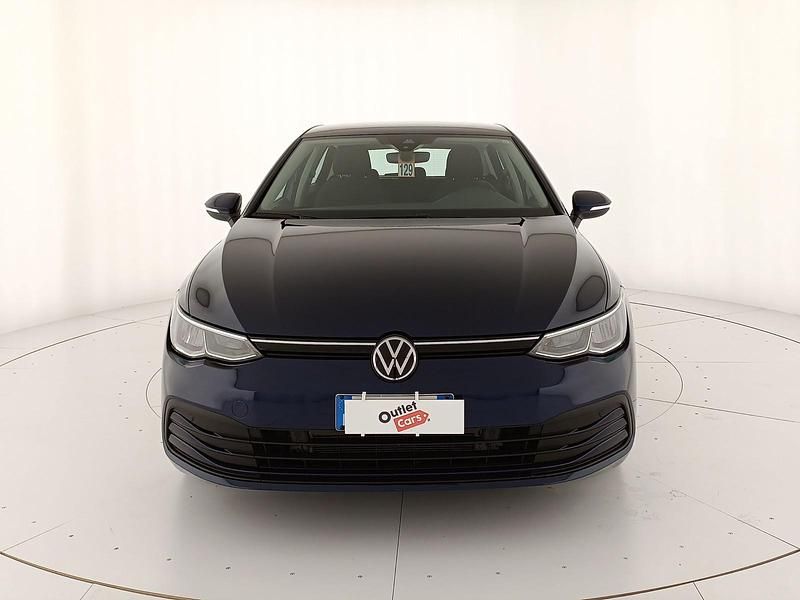 Usata VW Golf VIII Life 110 CV (80 kW) 2023 Atlantic blue metallizzato Berlina
