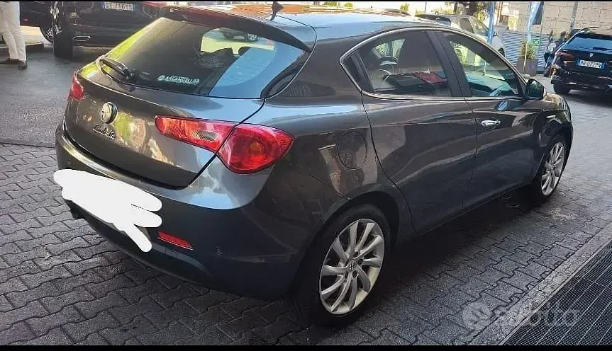Usata Alfa Romeo Giulietta 109 CV (80 kW) 2014 Grigio Utilitaria