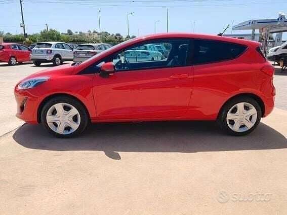 Usata Ford Fiesta Trend 85 CV (62 kW) 2020 Rosso Utilitaria