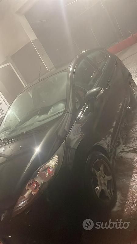 Usata Ford Fiesta 96 CV (70 kW) 2010 Nero Berlina