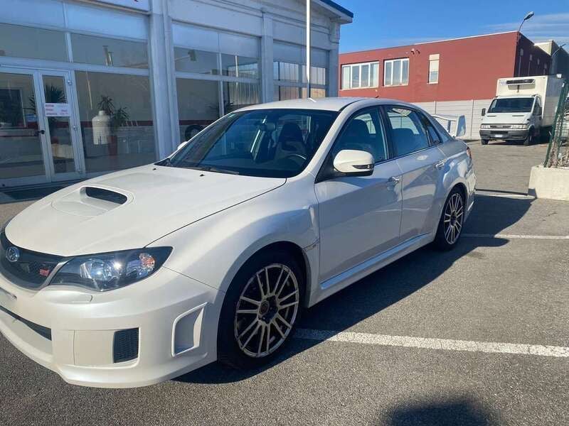 Bianco Usata 2012 Subaru Impreza Tre volumi | 27.000 € (Buon prezzo) - Immagine 1/3