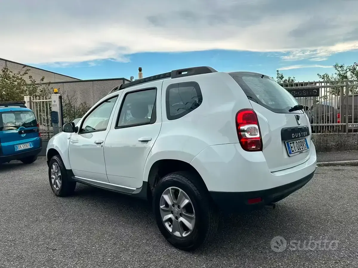 Usata Dacia Duster 105 CV (77 kW) 2014 Bianco SUV