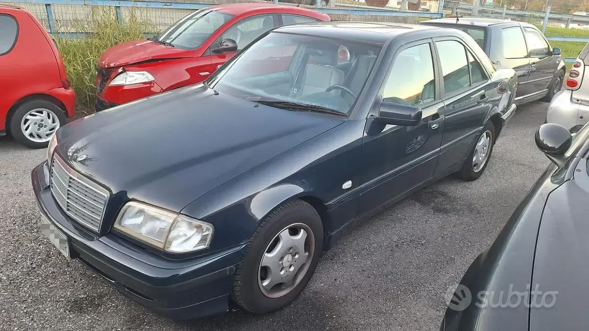 Usata Mercedes C200 Classic 192 CV (141 kW) 1997 Blu Berlina