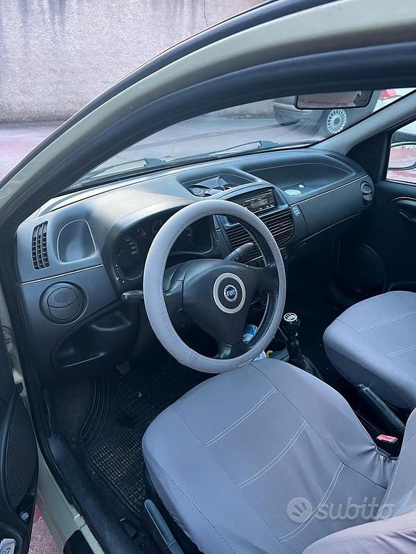 Usata Fiat Punto 60 CV (44 kW) 2006 Utilitaria
